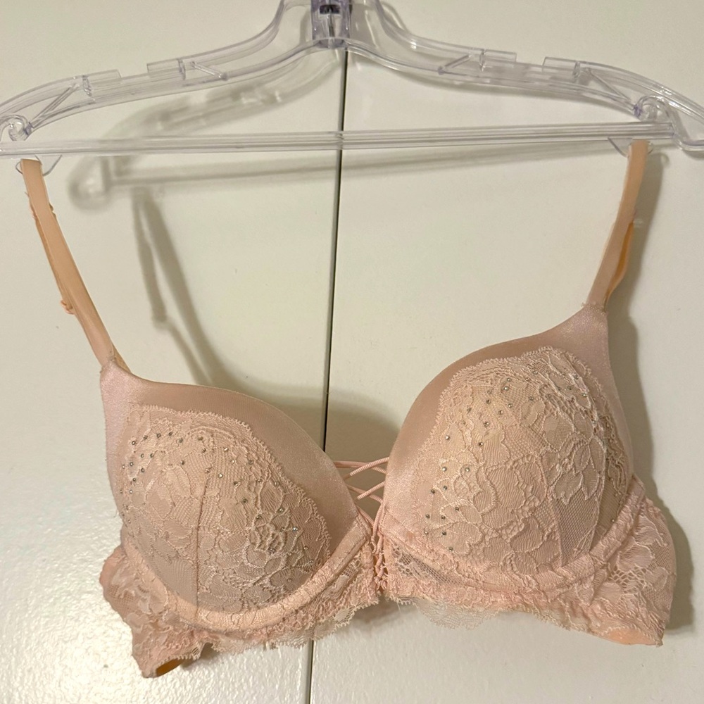 La Senza pink lace and crystal push up bra size 32B